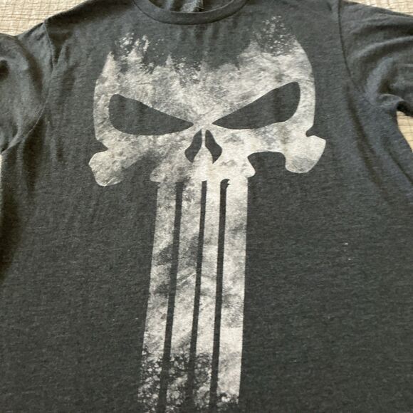 Marvel Punisher Men’s T shirt short sleeve bundle. Black T and Gray T Medium - Picture 6 of 8